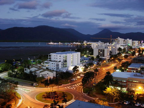 Lake Central Cairns - Northern Rivers Accommodation 2