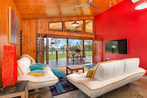 Lake Tinaroo Waterfrontage - Northern Rivers Accommodation 0