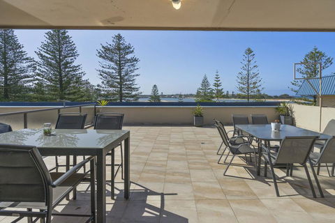 Lakeshore Apartments - Unit 6 - Northern Rivers Accommodation 3