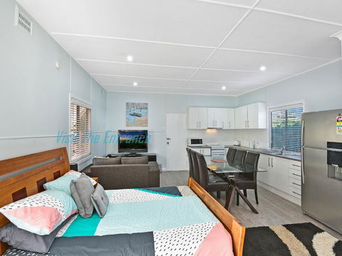 Lakeside Cabin - Northern Rivers Accommodation 1