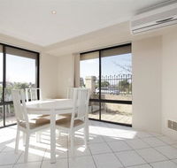 Lakeside Fun house near the Swan Valley - Northern Rivers Accommodation