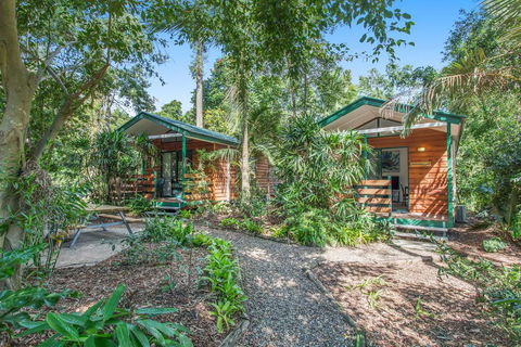 Landsborough Pines Caravan Park - Northern Rivers Accommodation 0