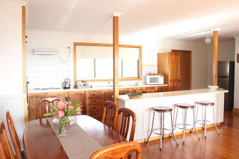 Lazy Wave Beach House - Northern Rivers Accommodation 1