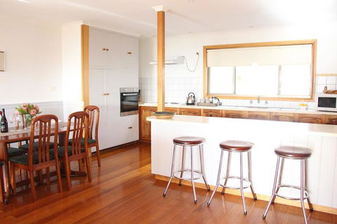 Lazy Wave Beach House - Northern Rivers Accommodation 2