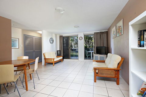 Levuka Unit 4, 14 Moreton Pde. Kings Beach - Northern Rivers Accommodation 3