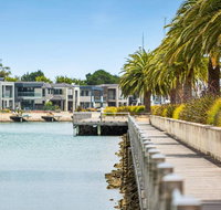 Luxe 101  Martha Cove waterfront luxury on the marina walk to beach - Northern Rivers Accommodation