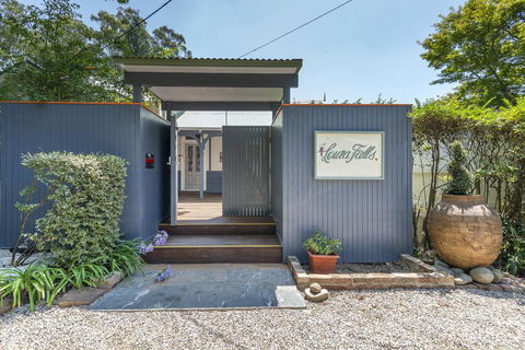 Luxe Mountain Retreat - Katoomba - 4 Bed & Bath - Northern Rivers Accommodation 2