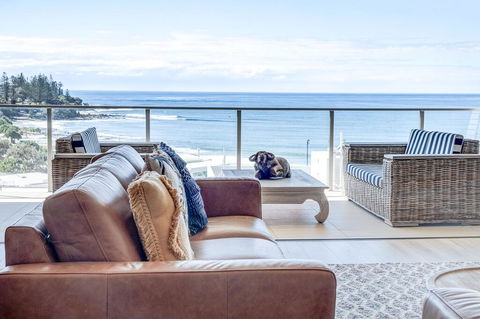 Luxury Kings Beach PenthouseLarge Outdoor Balcony, Ocean Views, 2 Mins To Beach - Northern Rivers Accommodation 0