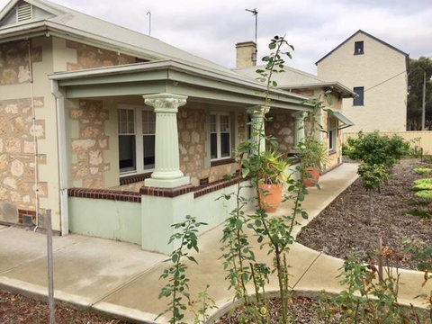 MacDonnell House Naracoorte - Northern Rivers Accommodation 1