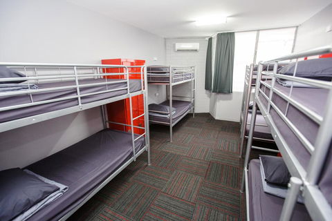 Mad Monkey Backpackers Waterfront - Northern Rivers Accommodation 3