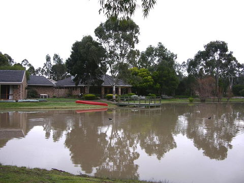 Magdala Motor Lodge & Lakeside Restaurant - Northern Rivers Accommodation 3