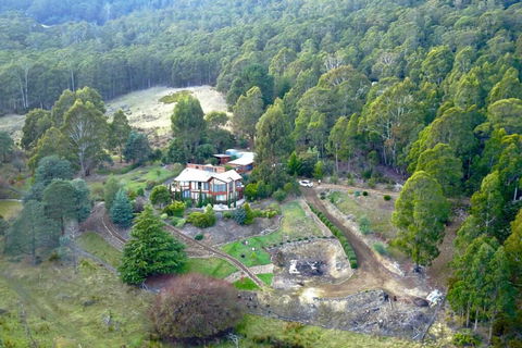 MAGICAL MOUNTAIN RETREAT - 20 Mins To CBD And Only 10 To MONA! - Northern Rivers Accommodation 1