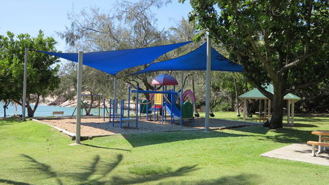 Magnetic Shores Unit 3 - Northern Rivers Accommodation 1