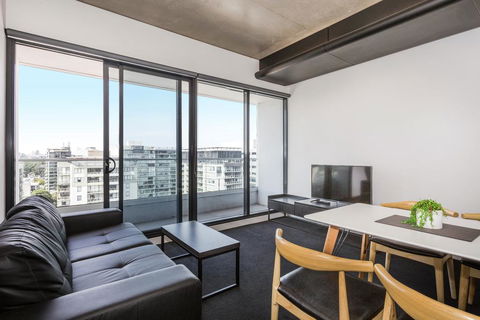 Magnificent Apartment With Spa In Melb - Northern Rivers Accommodation 0