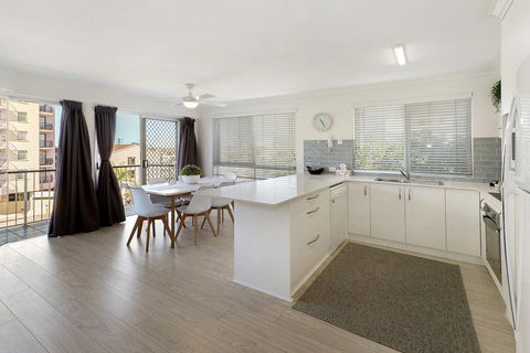 MAINSAIL8- MOOLOOLABA BEACH - Northern Rivers Accommodation 2