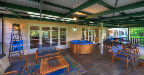 Maleny Homestead & Cottage - Northern Rivers Accommodation 3