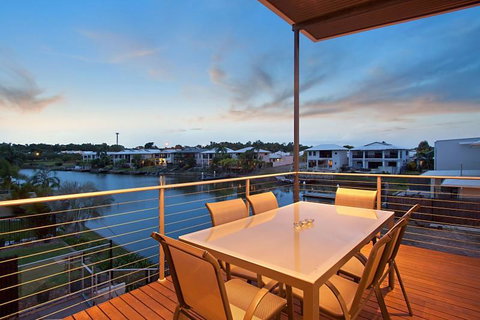 Marina Views Townhouse - Northern Rivers Accommodation 1