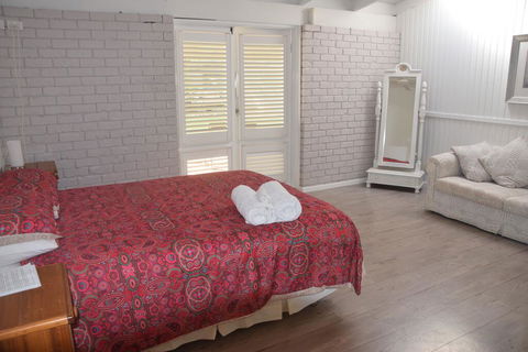 McCarthy Lake House - Northern Rivers Accommodation 1
