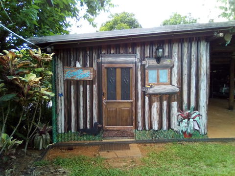 Mena Creek Flower House - Northern Rivers Accommodation 1