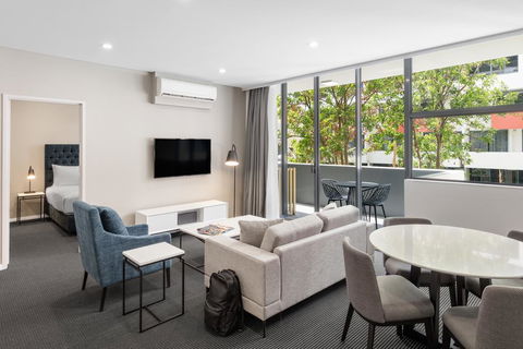 Meriton Suites Waterloo - Northern Rivers Accommodation 0