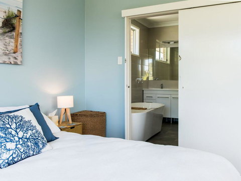 Mermaid's Secret At Nelson Bay - Northern Rivers Accommodation 3