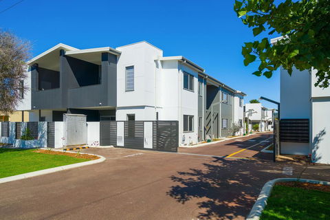 MERRIFIELD Foothill Suites - RELAXING LIFETYLE CHOICE - Northern Rivers Accommodation 0