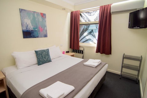Miami Hotel Melbourne - Northern Rivers Accommodation 1