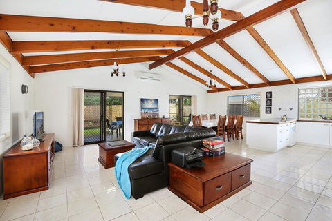 Michael Street 39, Golden Beach - Northern Rivers Accommodation 3