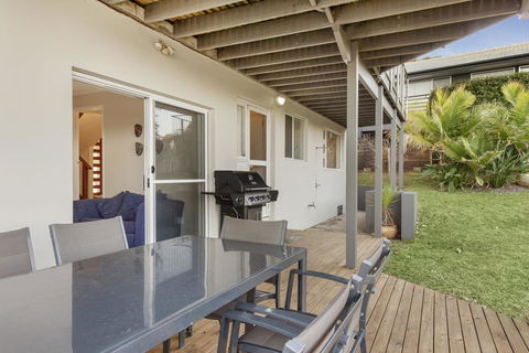 Mitchell Pde 118 Mollymook - Northern Rivers Accommodation 3