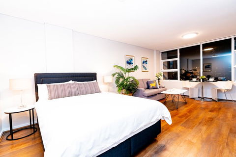 MLB38-Panoramic View Studio Near Sydney Harbour - Northern Rivers Accommodation 3