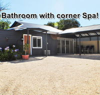 MODERN  LUXURIOUS WITH SPA BATH - Northern Rivers Accommodation