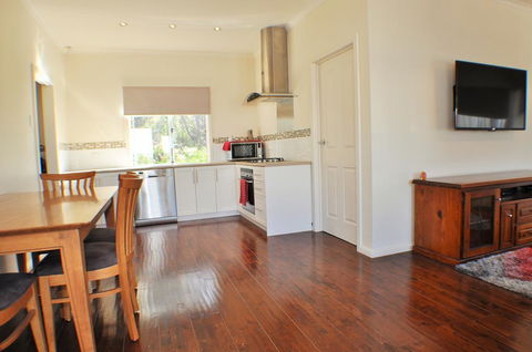 MODERN & LUXURIOUS WITH SPA BATH! - Northern Rivers Accommodation 1