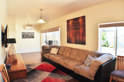 MODERN & LUXURIOUS WITH SPA BATH! - Northern Rivers Accommodation 2