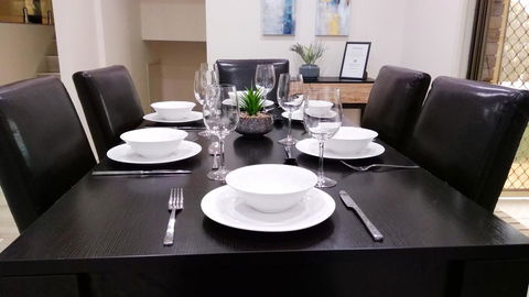 Modern 4-Bedroom House On Cunningham Near Singleton CBD Hunter Valley - Northern Rivers Accommodation 3