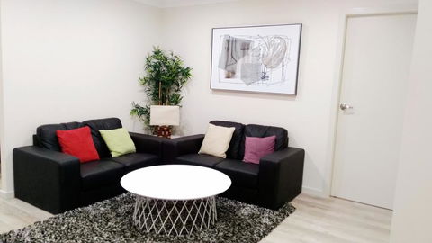 Modern 4-Bedroom House On Cunningham Near Singleton CBD Hunter Valley - Northern Rivers Accommodation 1