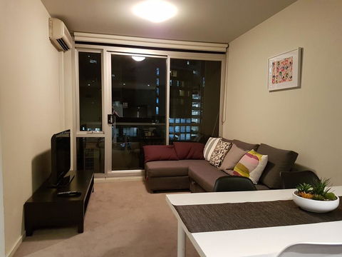 Modern CBD Apartment - Free Secure Parking And Wifi - Northern Rivers Accommodation 1