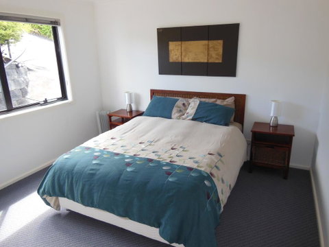 Modern Hobart Apartment With Stunning Views - Northern Rivers Accommodation 1