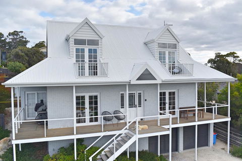 Monterey Bay Of Fires - Northern Rivers Accommodation 0