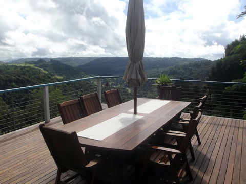 Montville Holiday House - Northern Rivers Accommodation 0