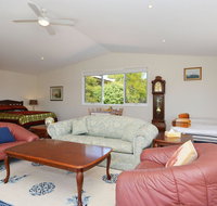 Morisset Waterfront 1bdr Studio looking over Trinity Marina - Northern Rivers Accommodation