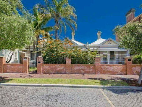 MyOZexp Palmerston Lodge - Northern Rivers Accommodation 0
