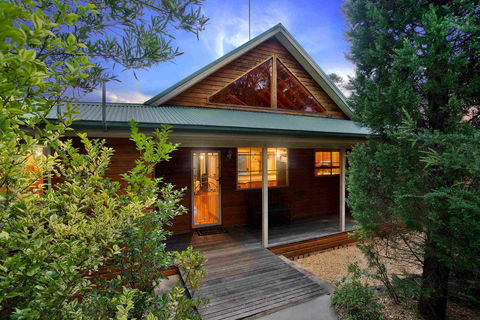 Narrow Neck Lodge - Northern Rivers Accommodation 0