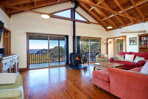 Narrow Neck Lodge - Northern Rivers Accommodation 1