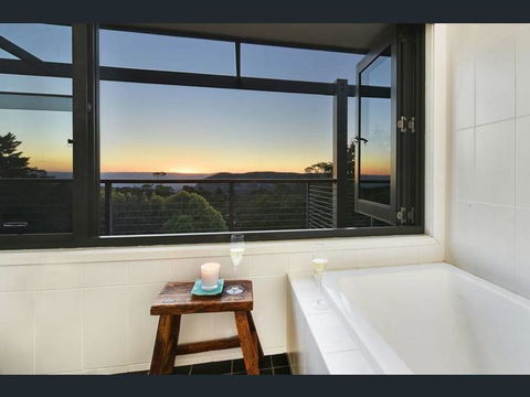 Narrow Neck Views - Northern Rivers Accommodation 2