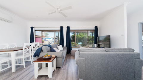 Nelson Bay Getaway 59 - Northern Rivers Accommodation 1