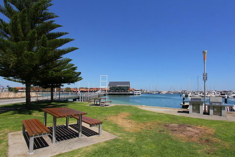 Hillarys Marina Apartment - Northern Rivers Accommodation 41