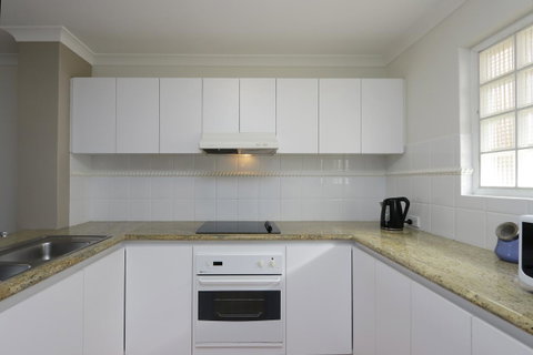 Hillarys Marina Apartment - Northern Rivers Accommodation 14