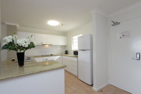 Hillarys Marina Apartment - Northern Rivers Accommodation 15