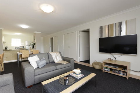 Hillarys Marina Apartment - Northern Rivers Accommodation 4