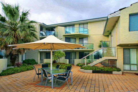 Scarborough Beach Front Resort - Shell Ten - Northern Rivers Accommodation 0